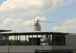 Helicopter landt op dak van DARE!! Helicopter landt op dak van DARE!!